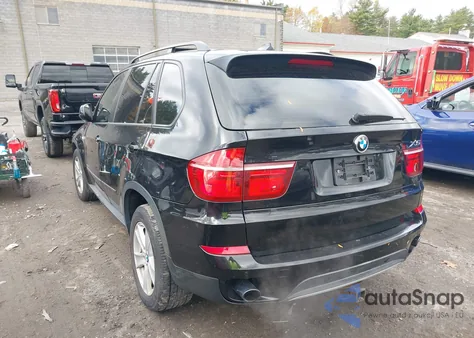 2013 BMW X5 xDrive35I/xDrive35I Premium/xDrive35I Sport Activity z USA, uszkodzony, nr VIN 5UXZV4C58D0B23883